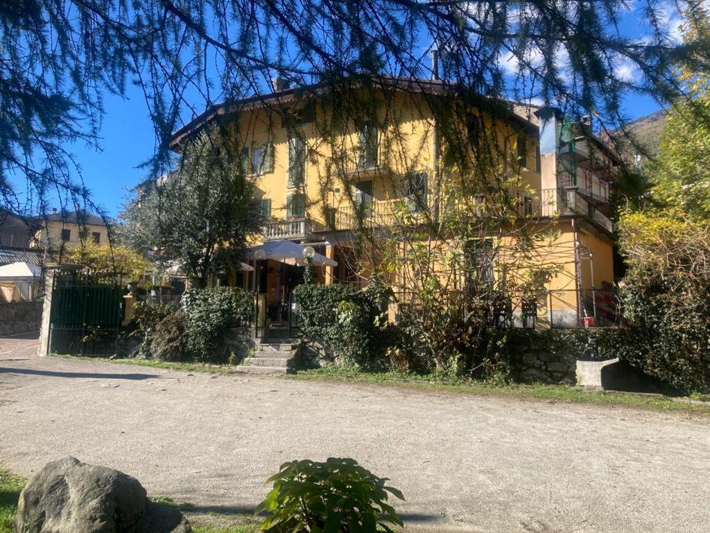 Albergo Ristorante Coppa Dazio Extérieur photo